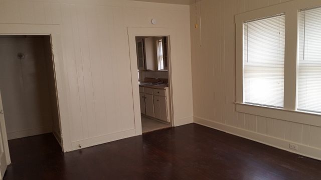 2nd image of 2033 W Mulberry Ave APT 04