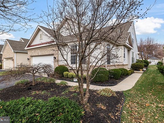 2nd image of 135 Paisley Pl