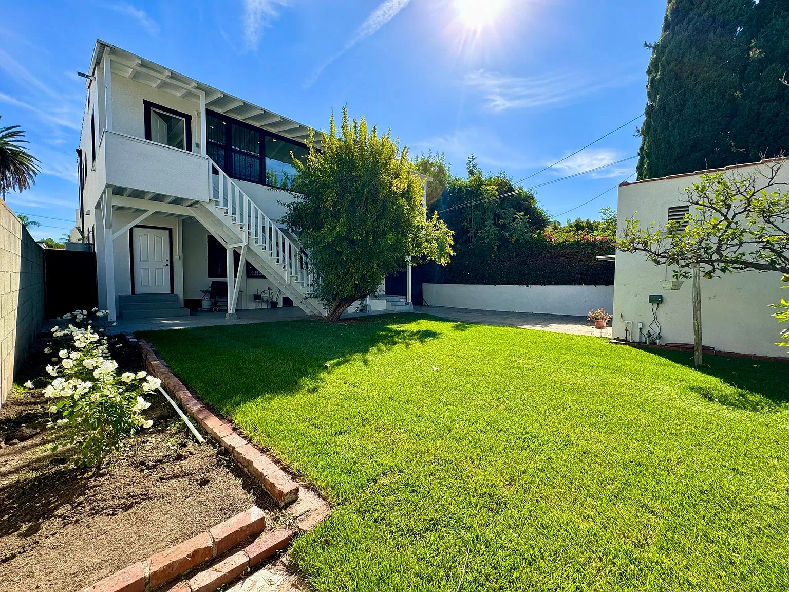 Centrally located on the Westside between Downtown and Century City — Photo 4