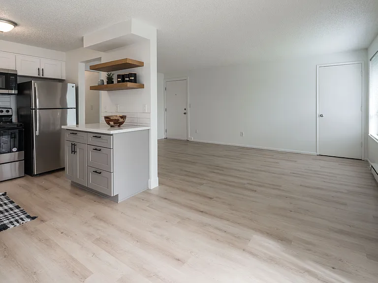 9105 SE 32nd Ave #2 — Photo 4
