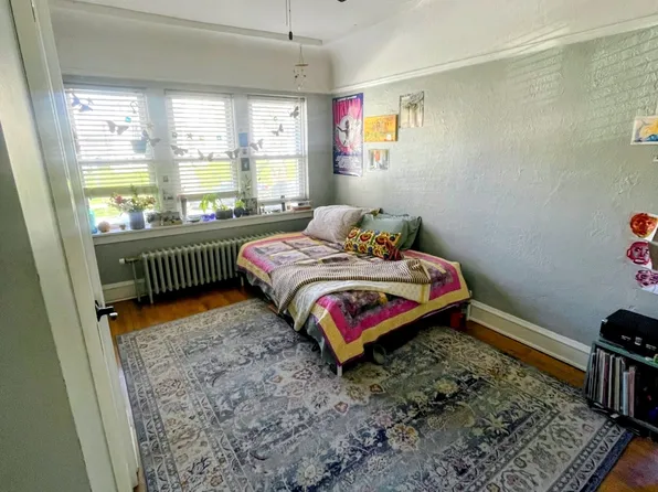 2938 N Newhall St APT 1, Milwaukee, WI 53211