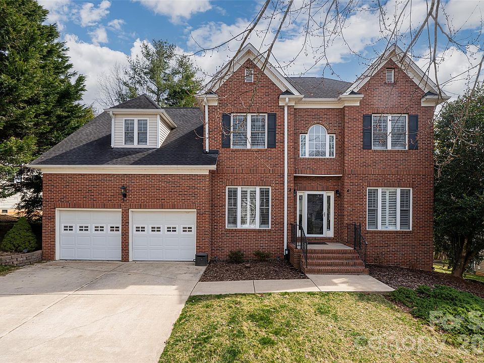 1st image of 9 Rosebay Ln