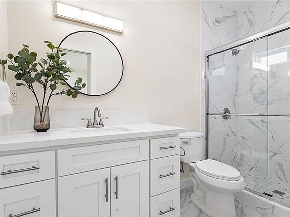 4th image of 1059 N Stone St #1059