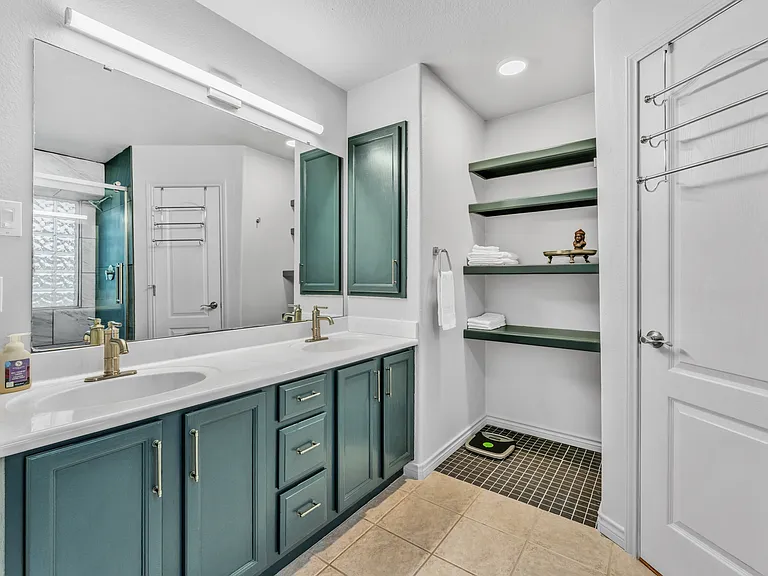 221 Cedar Ridge Dr — Photo 13