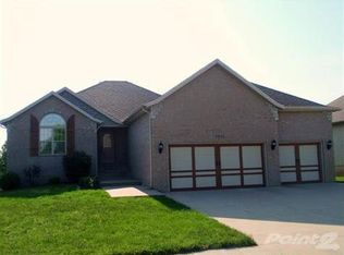 5452 S Pinehurst Ave, Springfield, MO 65810