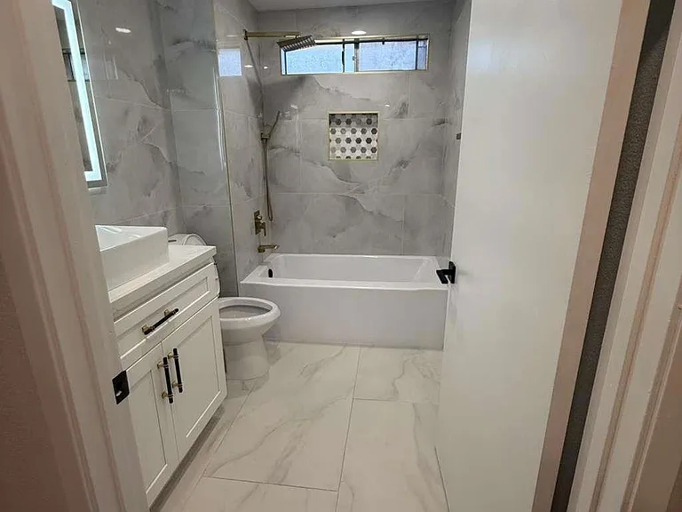 9586 Carroll Canyon Rd #264 — Photo 6