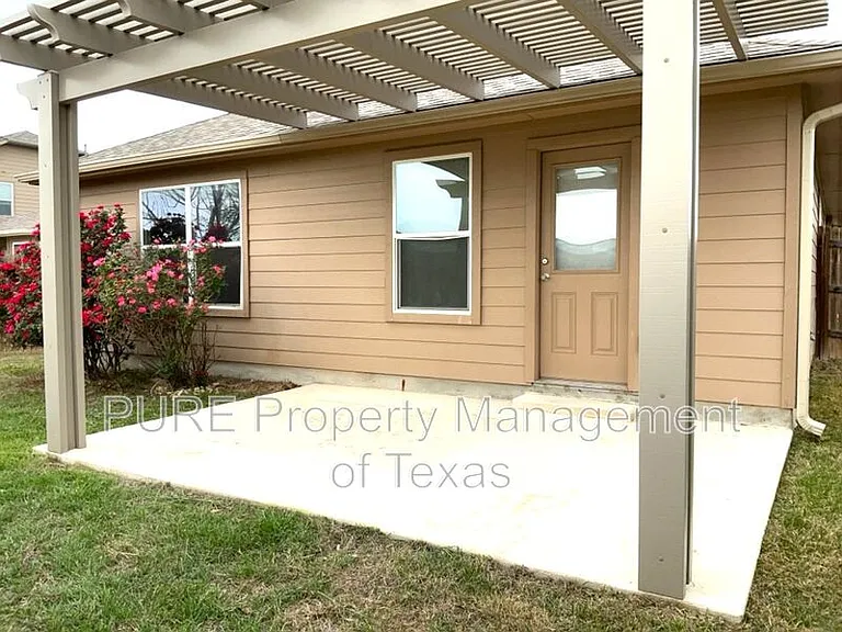 433 Moulins Ln — Photo 20