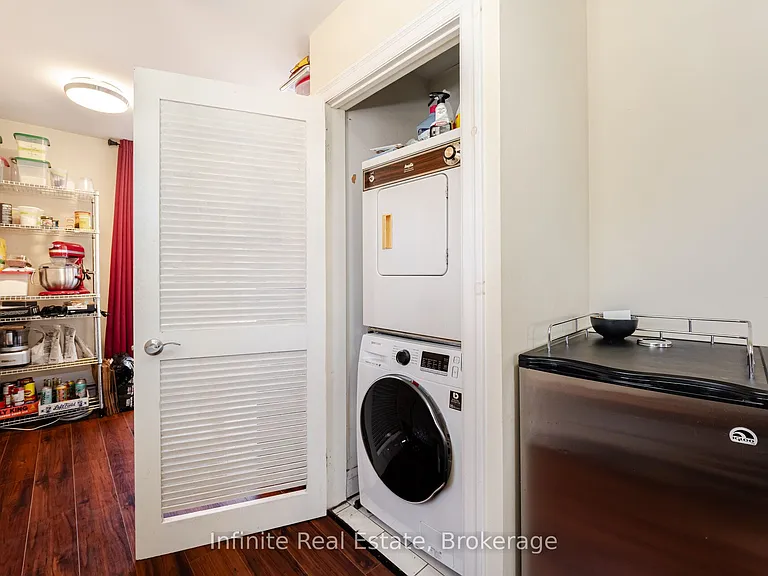 655 Coxwell Ave — Photo 11