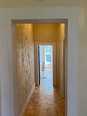 4th image of 553 Putman Ave #2