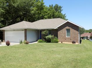 1121 E Smith St, Springfield, MO 65803