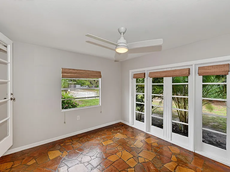 1010 Virginia Dr — Photo 21