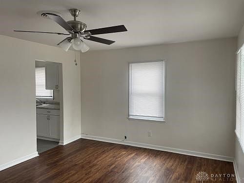 4th image of 405 Mertland Ave