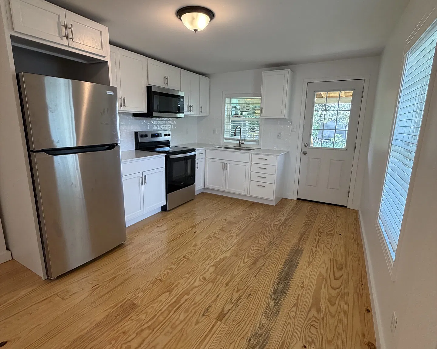 2 bed, 900 sqft, $1,150 — Photo 3