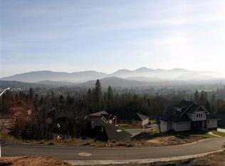 1877 NE View Dr, Grants Pass, OR 97526