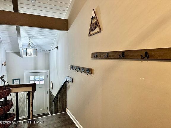 3rd image of 9 Sassafras Rd