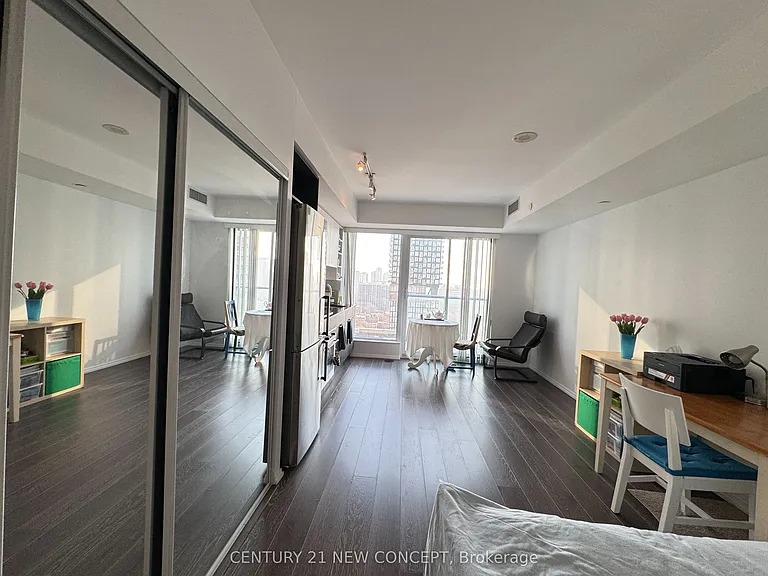68 Shuter St #1811 — Photo 10