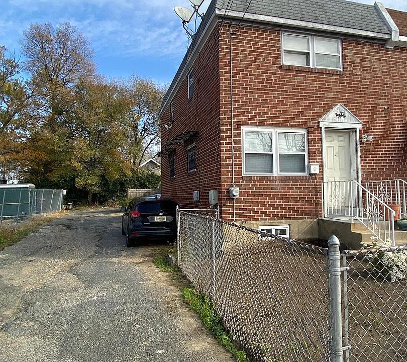 2nd image of 948 Bergen Ave