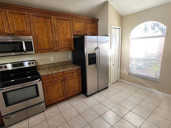 5th image of 25903 Bloomsbury Ct