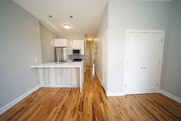 Rented by Compass | media 9