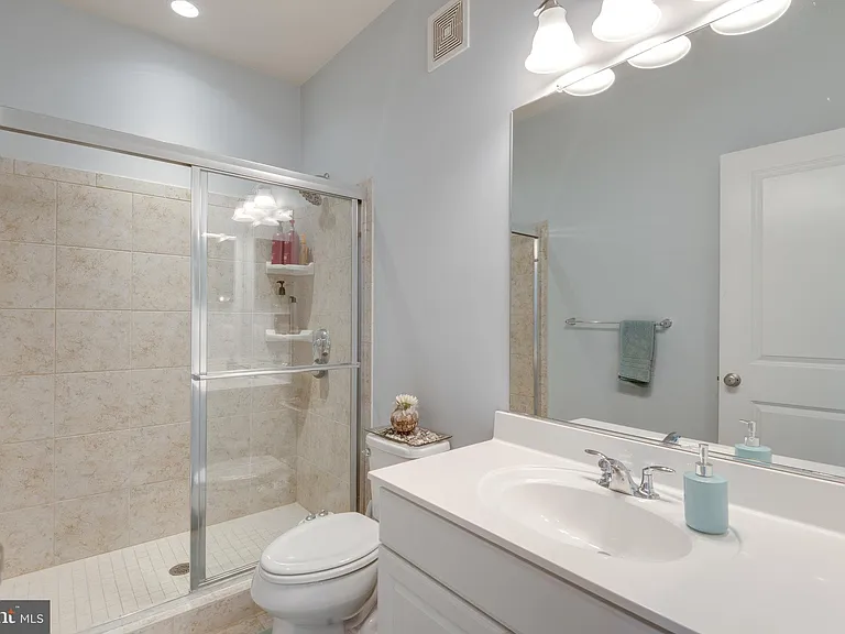 23564 Buckland Farm Ter — Photo 34