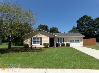 150 N Hampton Dr, Fayetteville, GA 30215