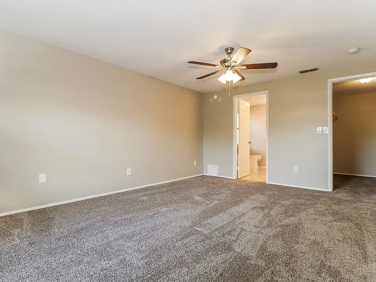 7801 Glencoe Dr — Photo 10