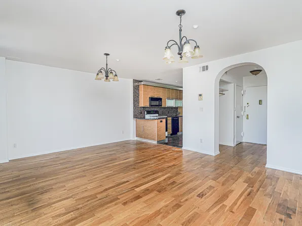 1132 Blake Court image 9 of 27