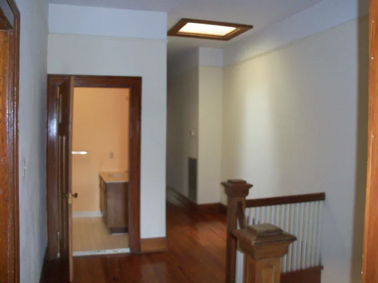 1507 Robert St — Photo 9