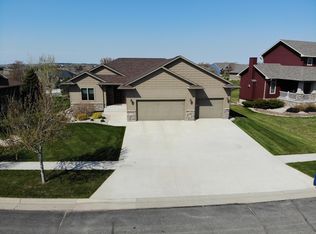 2221 Lucas Ln, Watertown, SD 57201