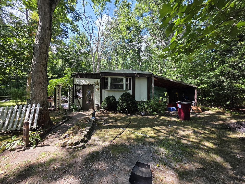 1st image of 10831 Parkwood Dr