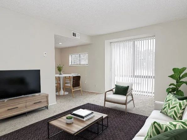 Courtyard Apartments