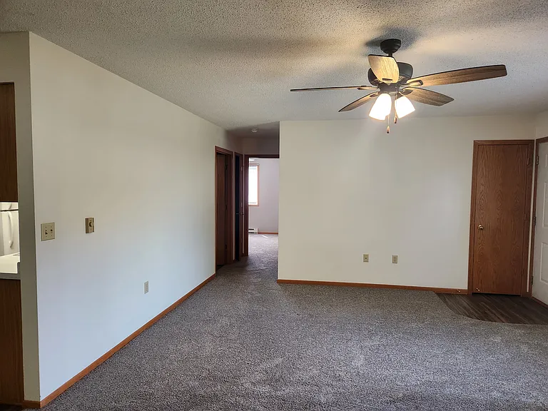 410-12 Twin Oak Dr #14 — Photo 13
