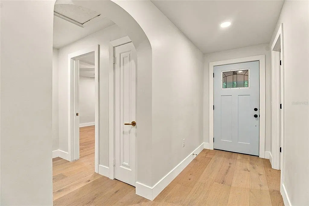 4 bed, 3.0 bath, 2180 sqft, $4,500 — Photo 2