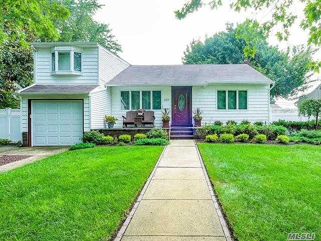1st image of 537 Arlington Dr