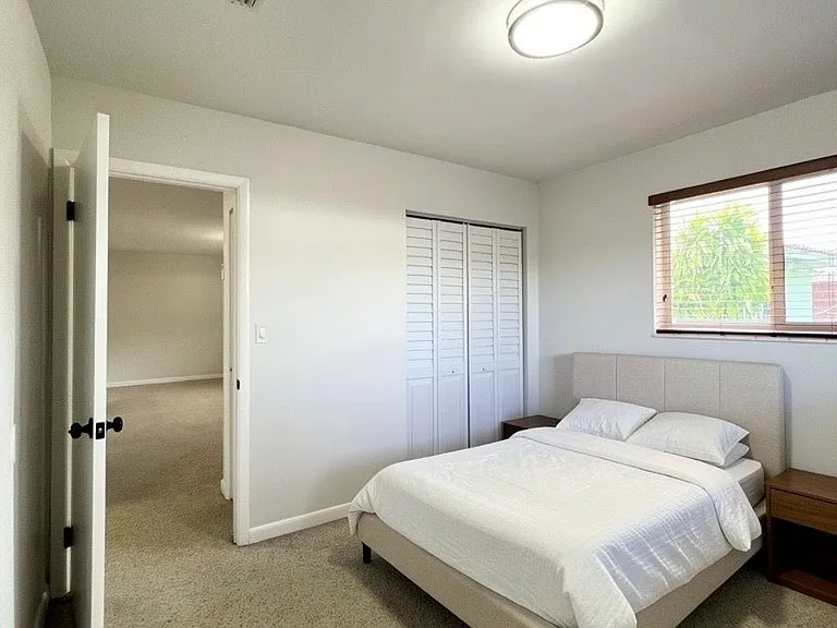 2533 NW 33rd St — Photo 9