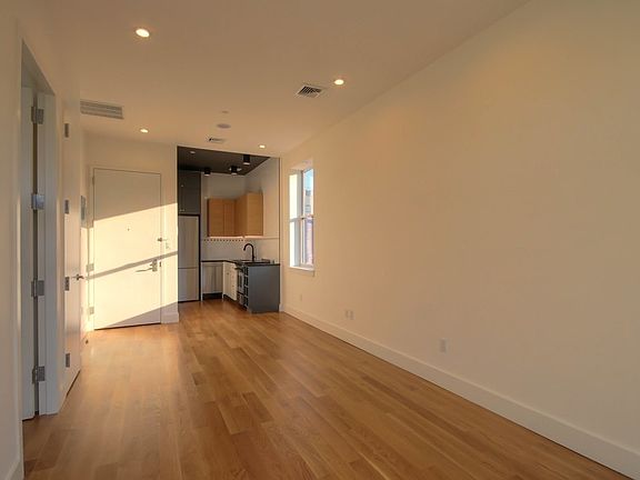 2nd image of 820 Dekalb Ave #3K