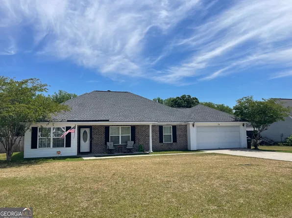 134 Auburn Cir, Glennville, GA 30427