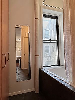 5th image of 105 Thompson St APT 17