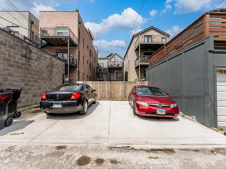 N Cleaver St — Photo 12