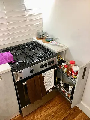 Rented by City Vista Inc | media 59