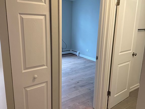 5th image of 1021 W Ardmore Ave #1B