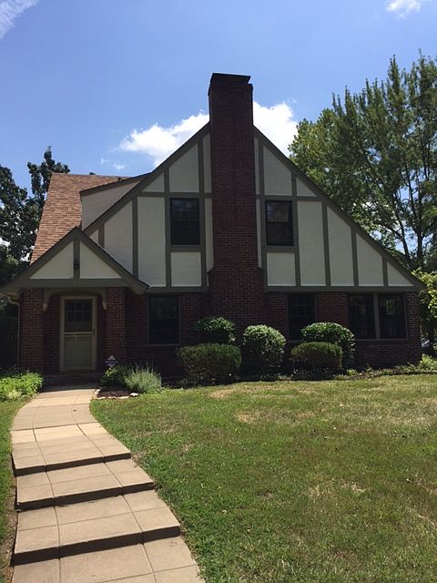 1st image of 1298 SW Pembroke Ln