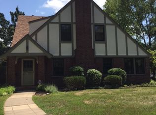 1298 SW Pembroke Ln, Topeka, KS 66604