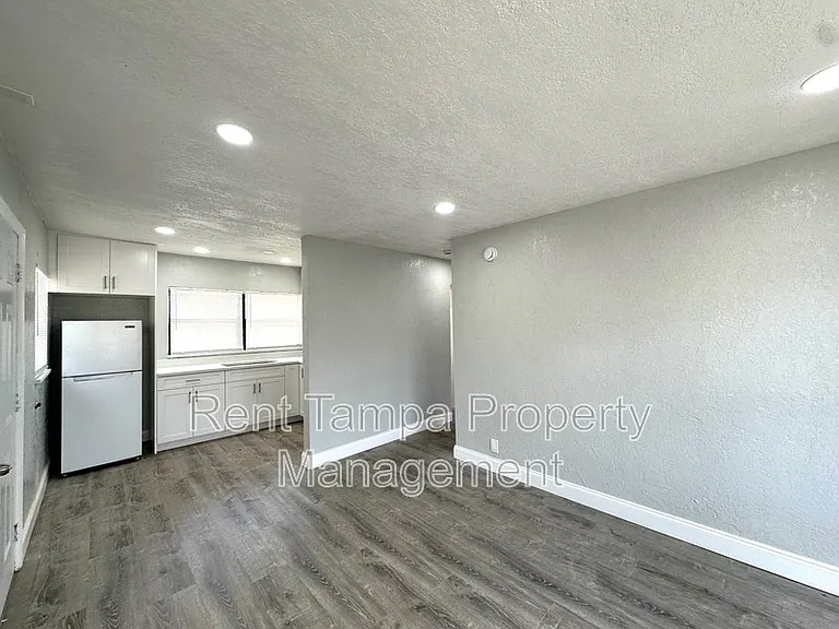 1036 1/2 19th St S — Photo 2