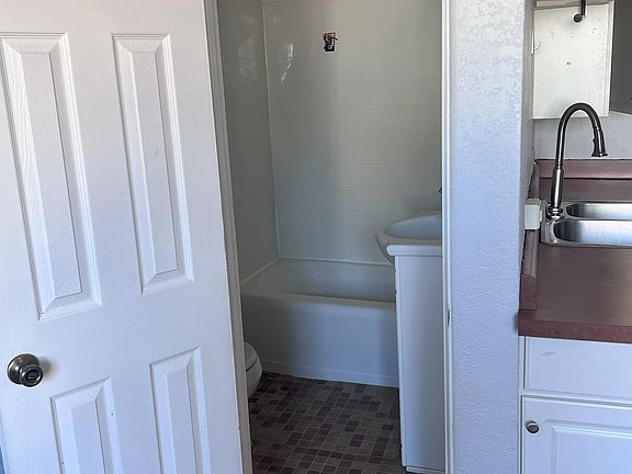 3rd image of 1325 Geele Ave #1325