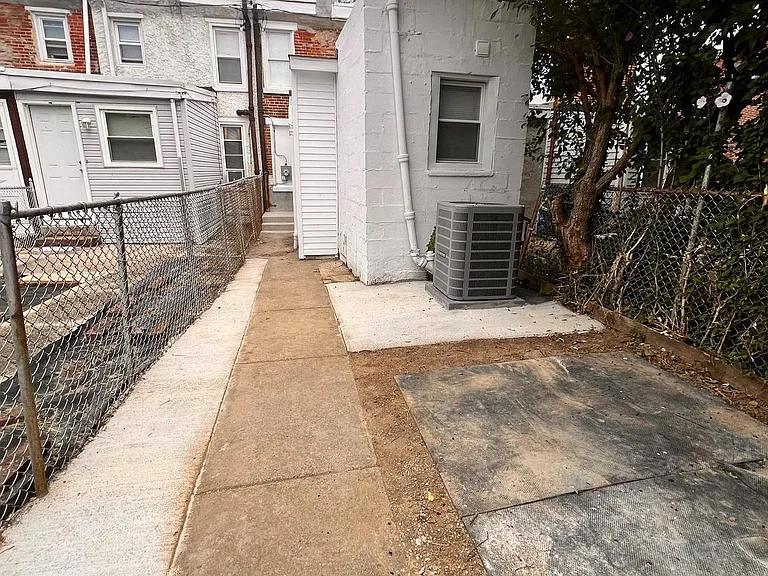 1704 Tulip St — Photo 19