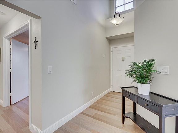 4th image of 2194 Discovery Circle