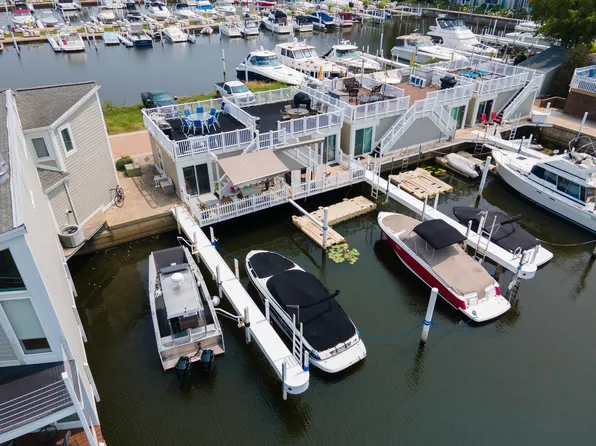 10 Harbor Isle Dr, New Buffalo, MI 49117