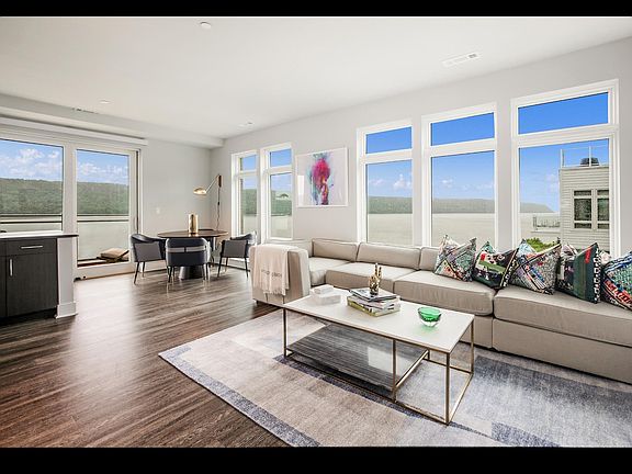 4th image of 21 Water Grant St #1