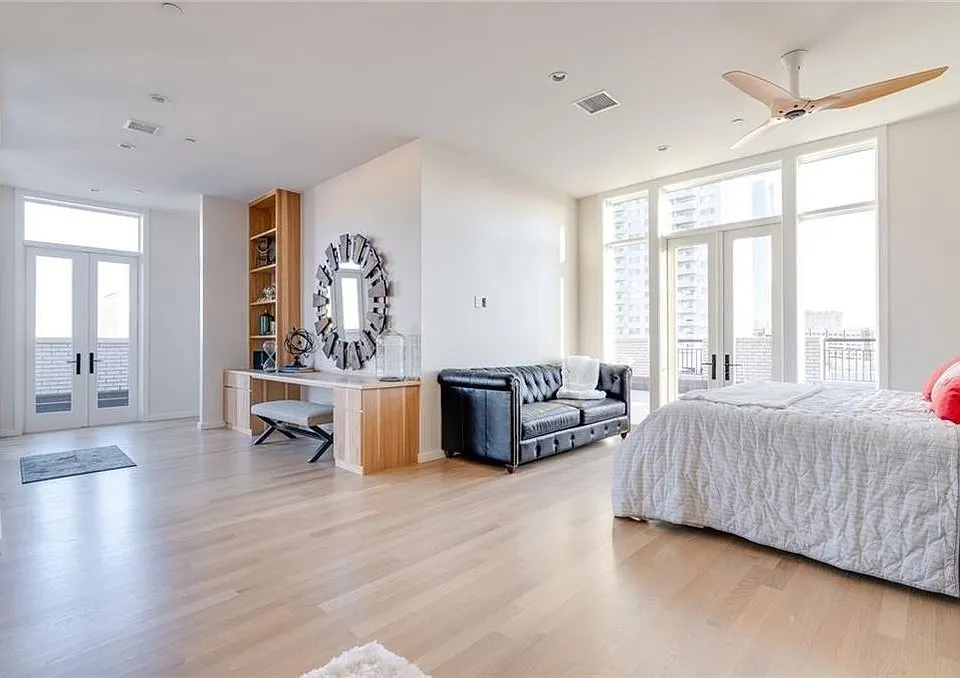 701 N Hudson Ave #500